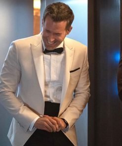 Red Notice Ryan Reynolds White Blazer