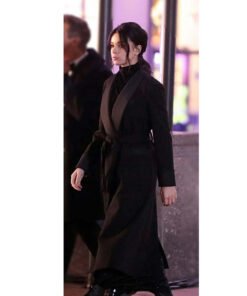 hailee-steinfeld-hawkeye-kate-bishop-black-coat