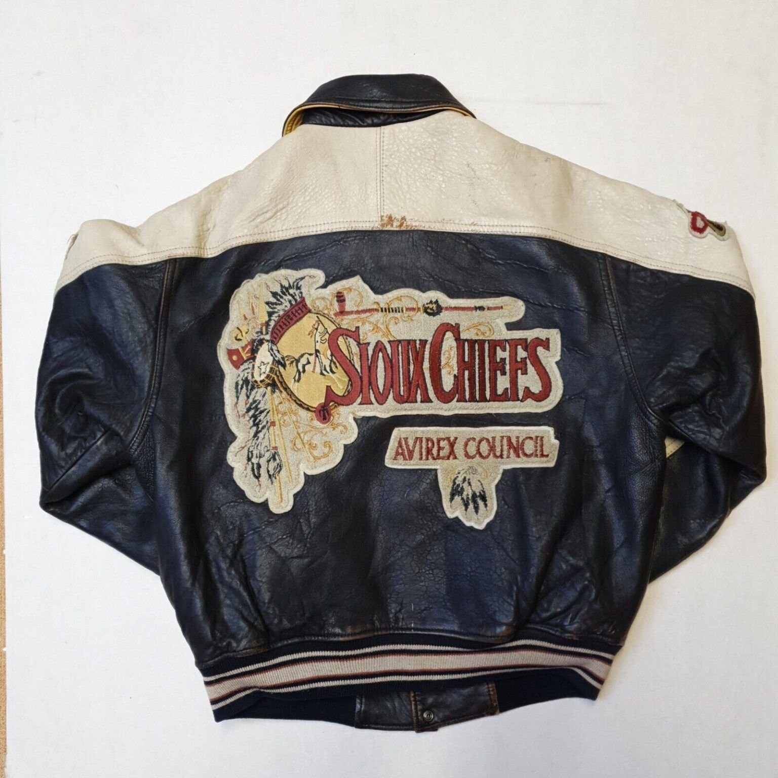 Sioux Chiefs Vintage Leather Jacket l Universal jacket