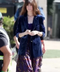 The-Idea-of-You-2022-Anne-Hathaway-Blue-Blazer