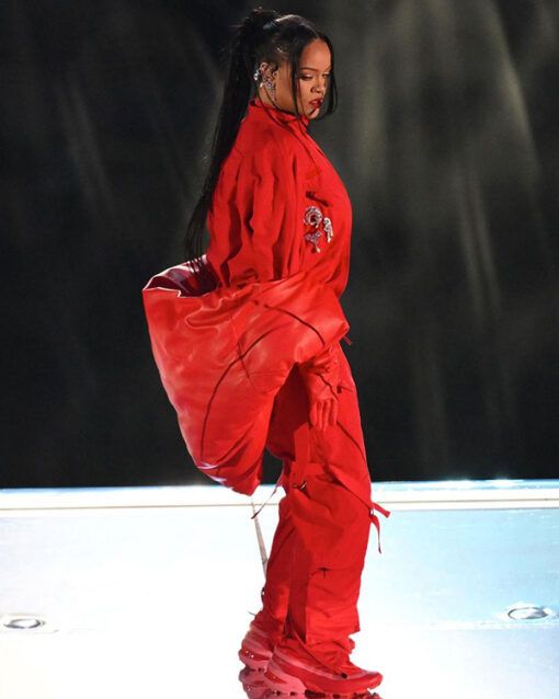 Super-Bowl-Halftime-2023-Robyn-Rihanna-Jumpsuit