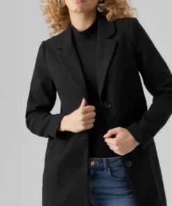 WOMEN-SPREAD-COLLAR-BLACK-COAT-510x612