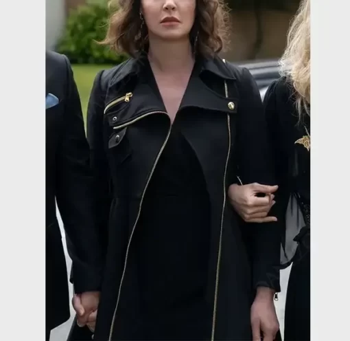 Firefly Lane S02 Katherine Heigl Black Coat
