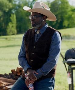 Poker Face 2023 Lil Rel Howery Brown Vest