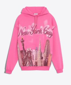 taylor-swift-new-york-city-pink-hoodie