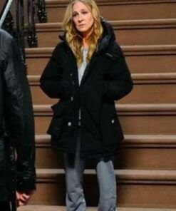 Carrie-Bradshaw-And-Just-Like-That-2023-Sarah-Jessica-Parker-Black-Jacket-539x700
