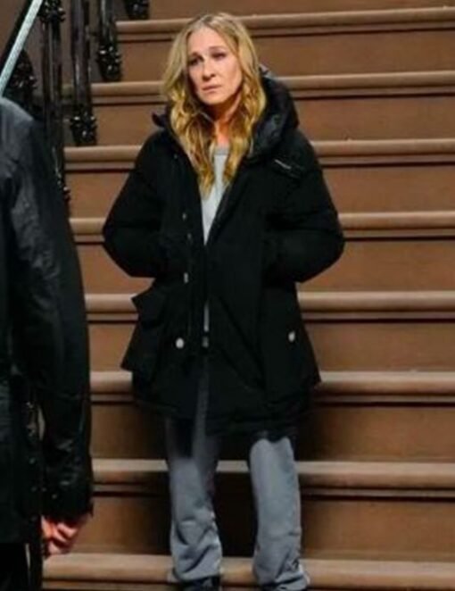 Carrie-Bradshaw-And-Just-Like-That-2023-Sarah-Jessica-Parker-Black-Jacket-539x700
