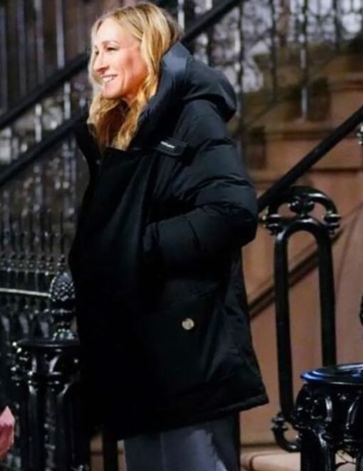 Carrie-Bradshaw-And-Just-Like-That-Sarah-Jessica-Parker-Black-Jacket-539x700