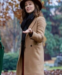 Emma-Di-Stefano-Film-The-Wedding-Veil-Inspiration-2023-Autumn-Reeser-Brown-Coat-539x700