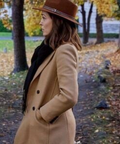 Emma-Di-Stefano-Film-The-Wedding-Veil-Inspiration-2023-Autumn-Reeser-Coat-539x700