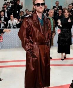 Met-Gala-2023-Finneas-O’Connell-Brown-Coat-539x700