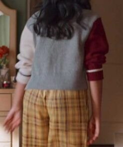 Maitreyi-Ramakrishnan-Never-Have-I-Ever-Devi-Vishwakumar-Cardigan-539x700