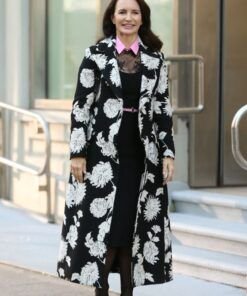 and just like that season 2 kristin davis patterned coat
