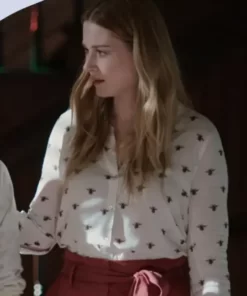 Virgin River S04 Melinda Monroe Bee Printed Shirt