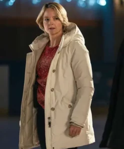 Liz Danvers True Detective S04 White Jacket