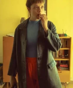 Kleo S02 Jella Haase Black Coat