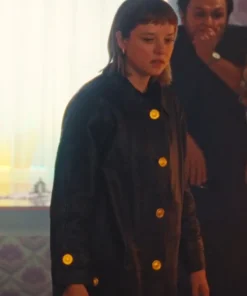 Kleo S01 Jella Haase Black Coat