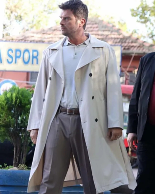 The Family S02 Aslan Soykan White Trench Coat